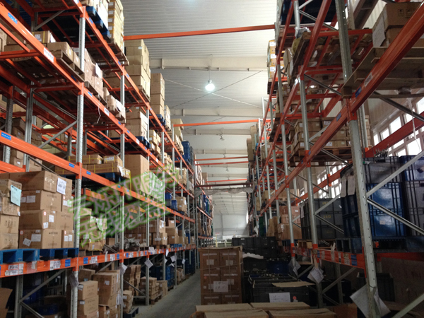 云爍IT設備租賃服務備件中心實圖3